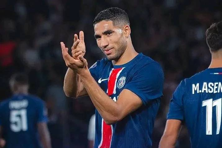 باريس سان جيرمان يستهدف لاعب المنتخب المغربي وأشرف حكيمي يلعب دور الوسيط