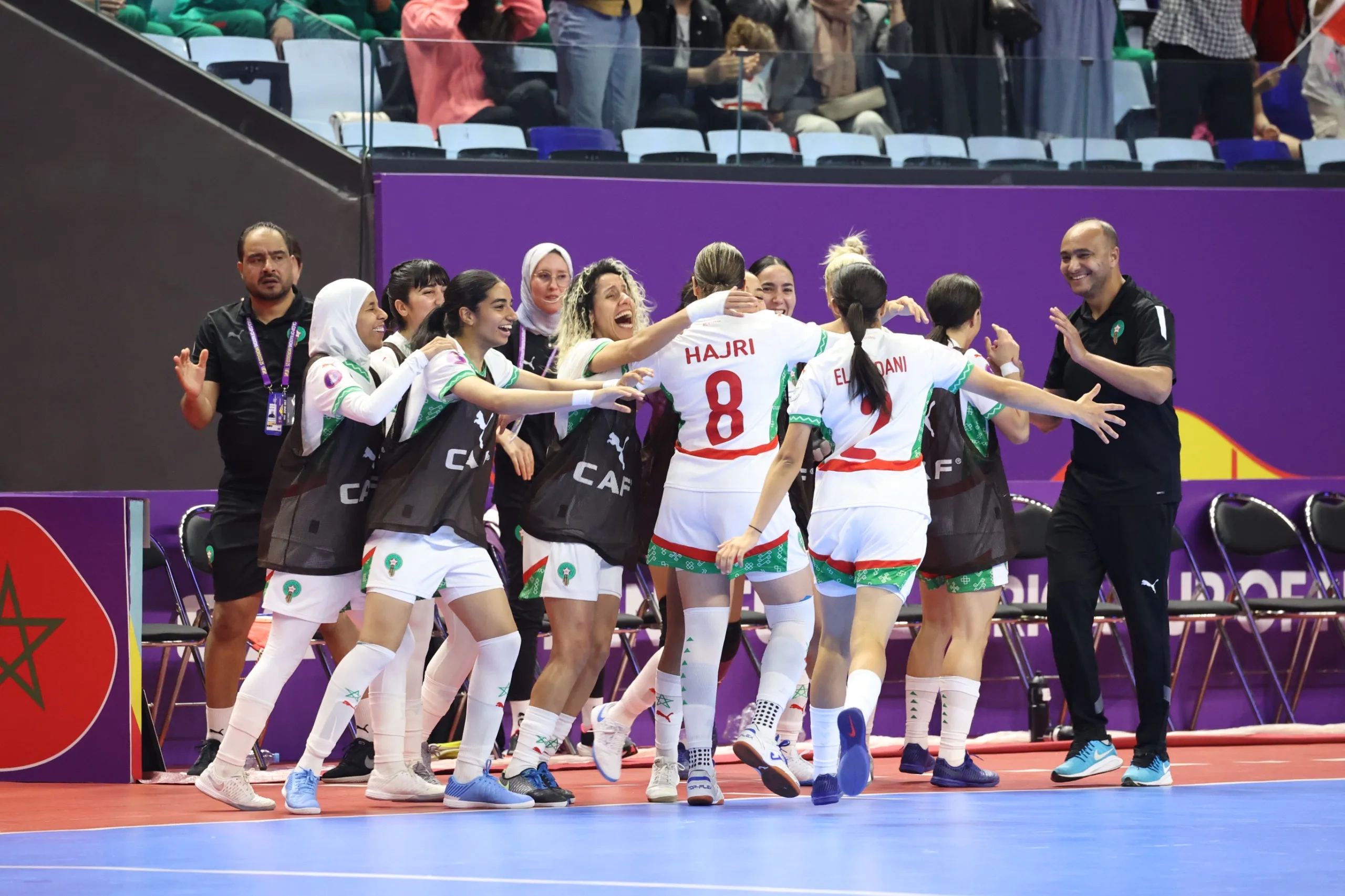 المغربيات يقلبن الطاولة على تنزانيا في الوقت القاتل ويتوجن بطلات لإفريقيا في كرة الصالات