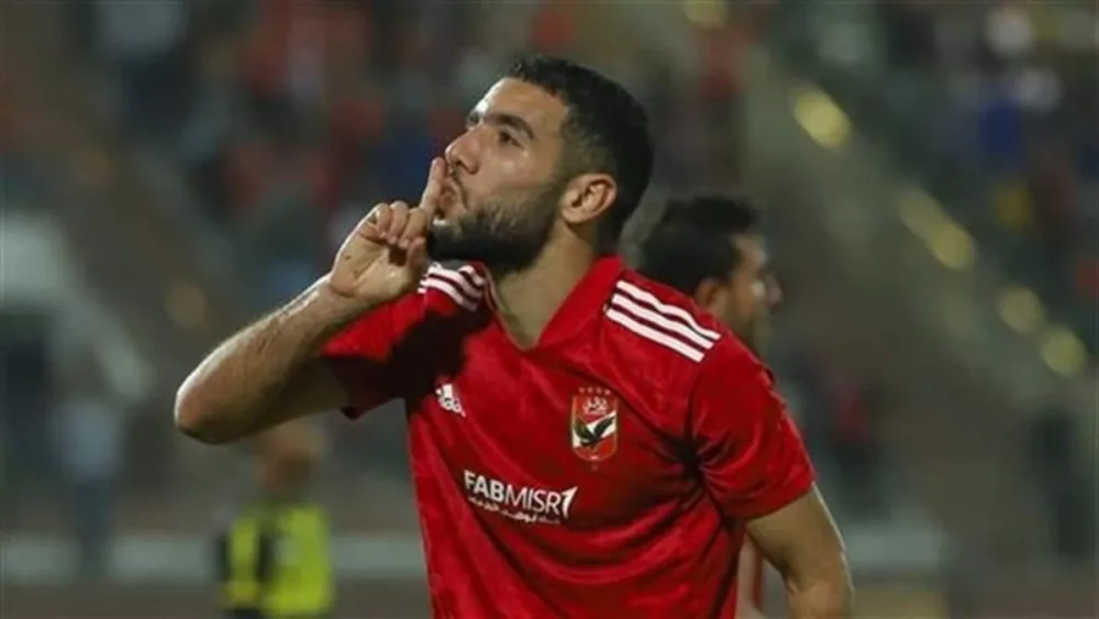 إصابة أحمد القندوسي المروعة في الدوري المصري: التفاصيل الكاملة والتداعيات