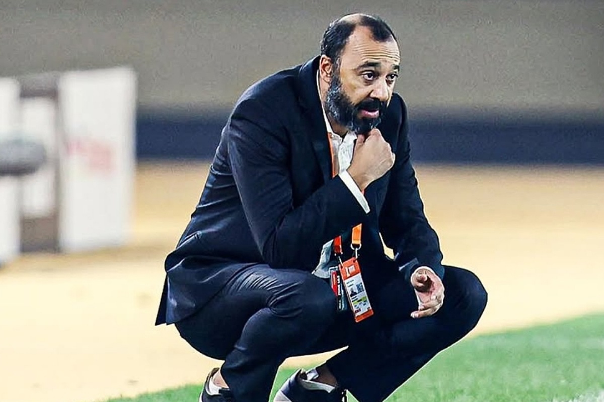 خمسة لاعبين من المنتخب المغربي يغادرون معسكر طارق السكتيوي قبل كأس العرب لهذا السبب الطارئ