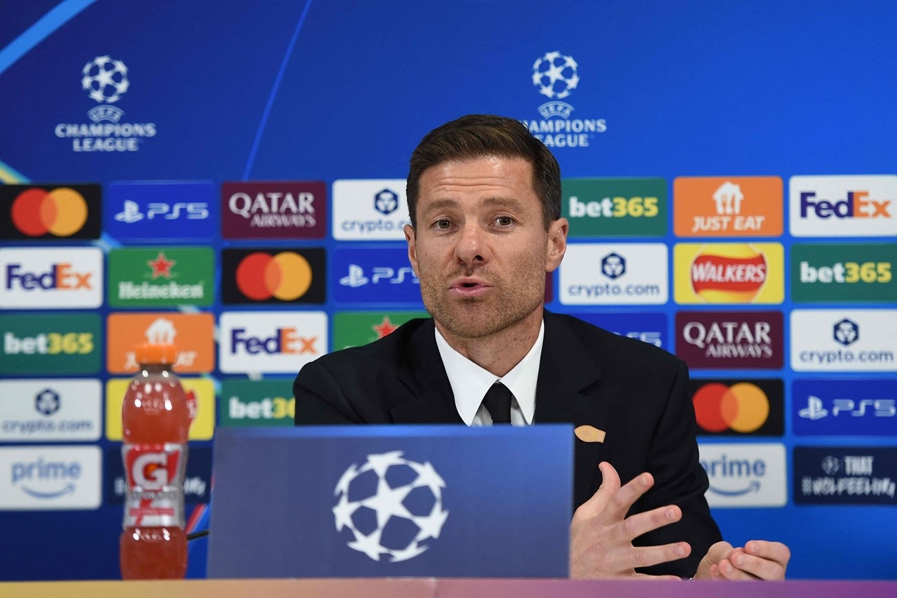صدمة كبرى لرال مدريد: ألونسو يفاجئ يختار بديلاً لماستانتونو المصاب قبل مواجهة ليفربول النارية!