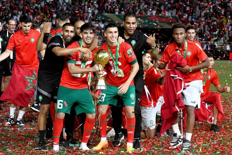 نجم جزائري يفاجئ الجميع ويرشح المغرب للتتويج بكأس أفريقيا 2025